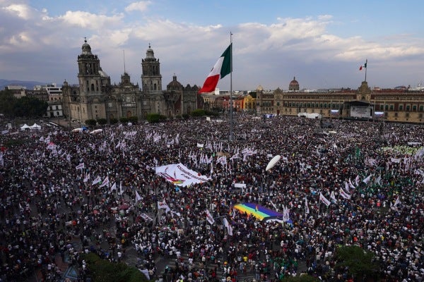 Marcha organizada por AMLO