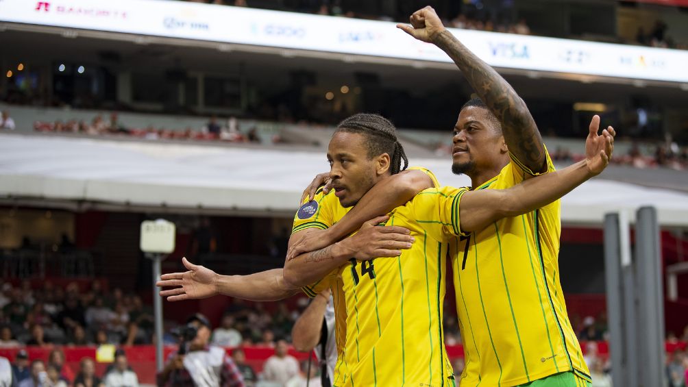 Jamaica celebrando un gol ante México