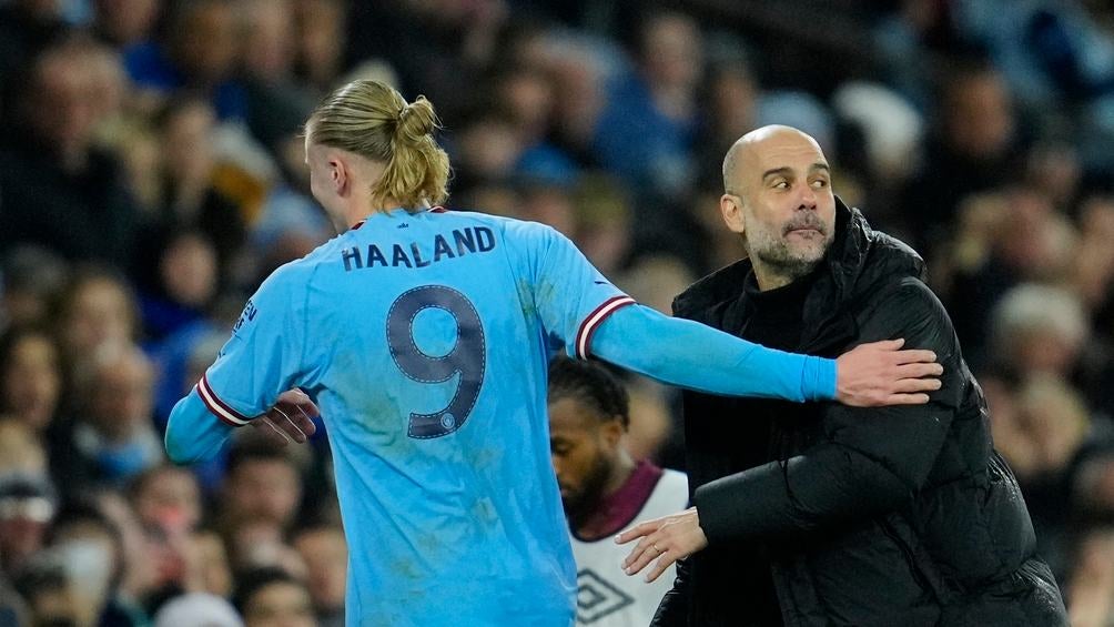 Haaland y Guardiola se abrazan tras un cambio