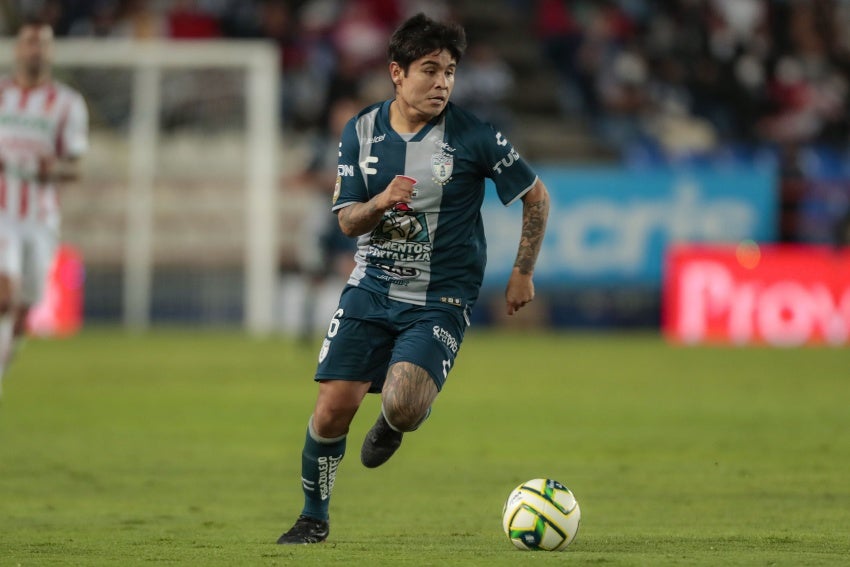 Javier López en un partido con Pachuca