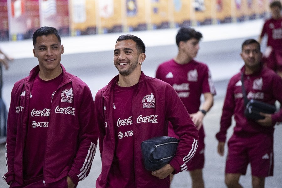 Conjunto de la Selección Mexicana llegando al Azteca 