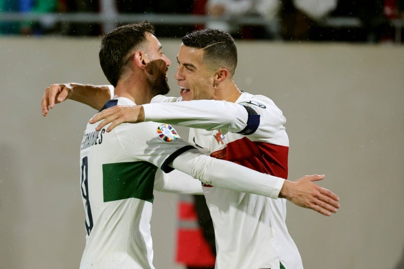 Cristiano celebra con Bruno Fernandes