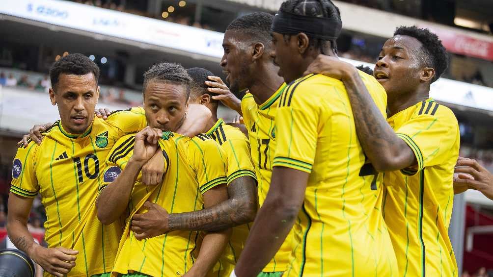 Jugadores Jamaiquinos celebrando gol