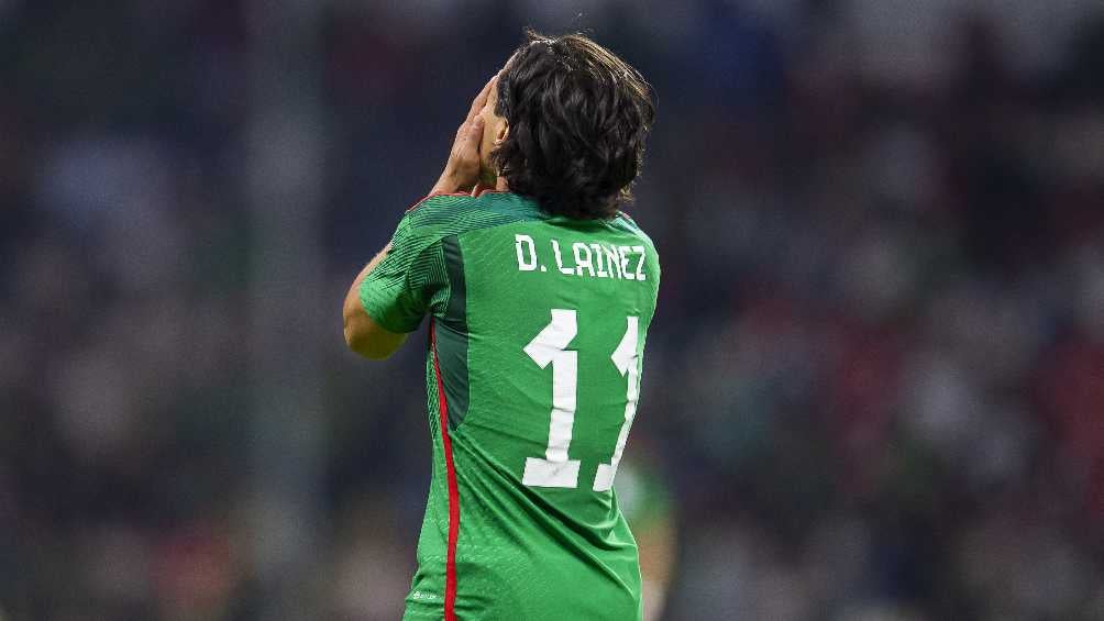 Diego Lainez se lamenta falla ante Jamaica