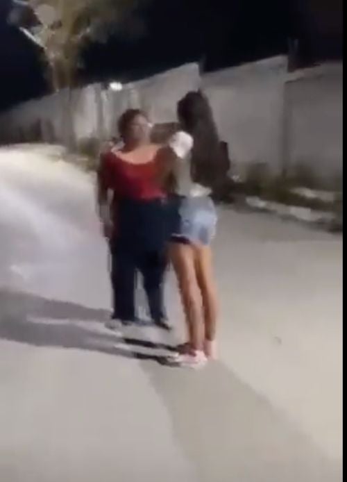 Una supuesta mamá golpea a su hija tras ser víctima de bullying en Nuevo León