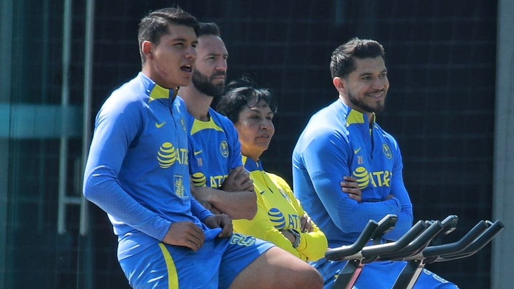 Henry Martín y Miguel Layún en el entrenamiento 