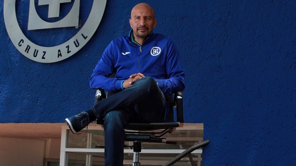 El Director Deportivo de Cruz Azul en entrevista para RÉCORD