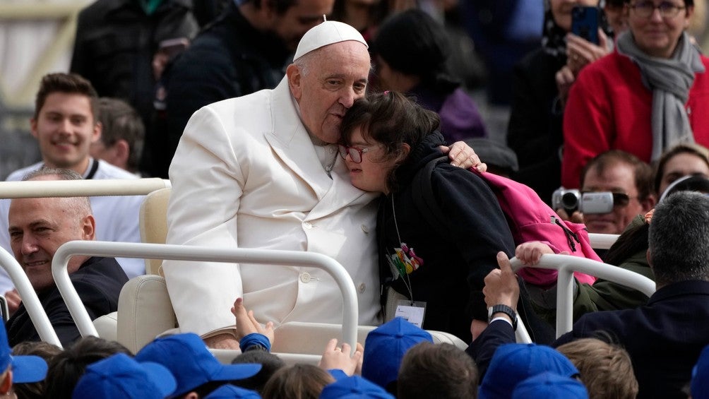 El mundo reza por la salud del Papa Francisco