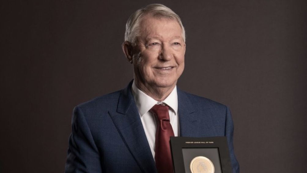 Ferguson también con su medalla del "Hall of Fame"