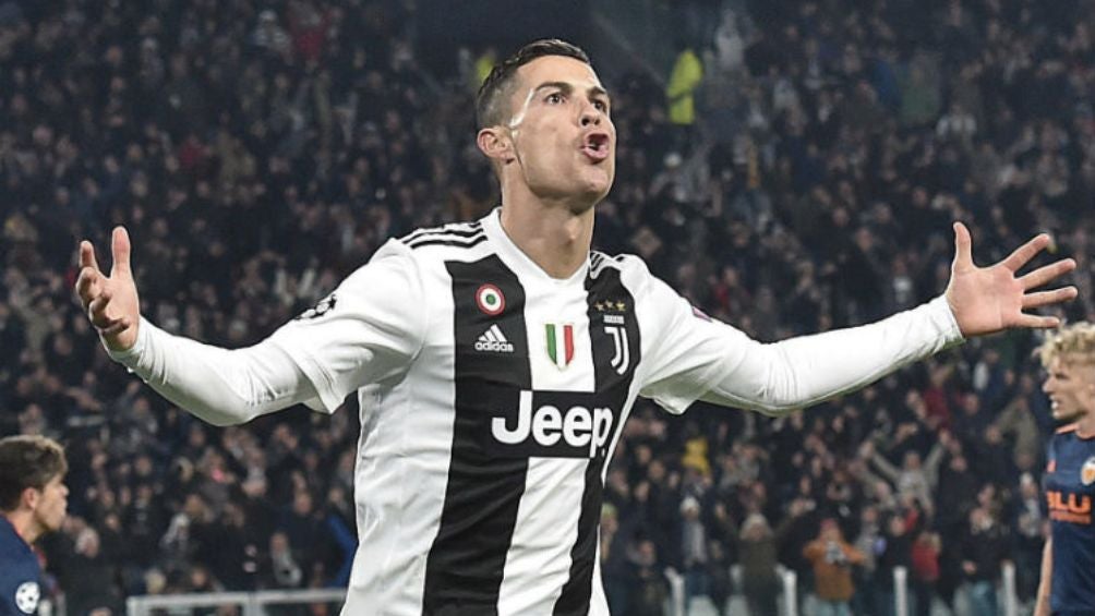 Ronaldo también anotó tiros libres con la Juventus