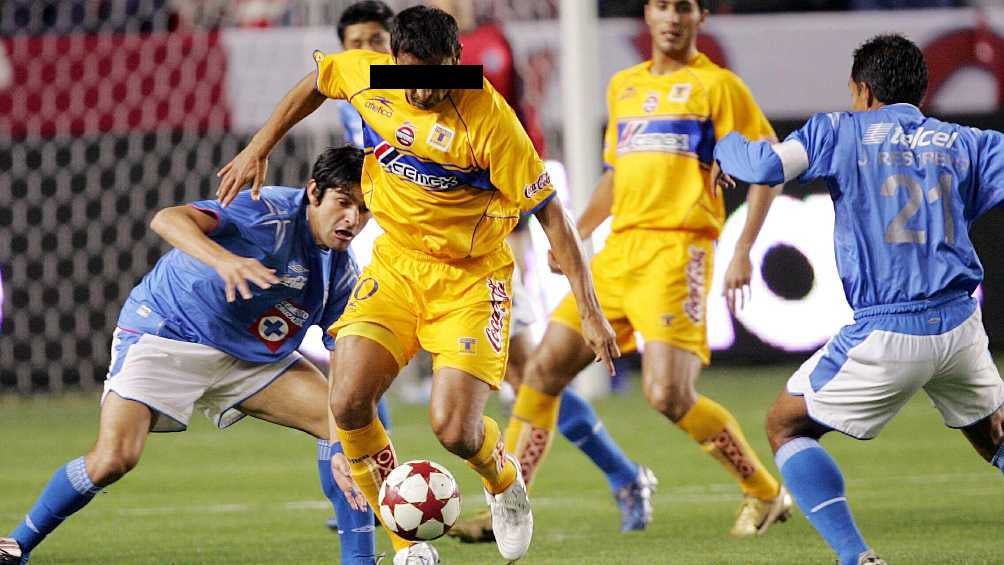 Walter N enfrentando al Cruz Azul