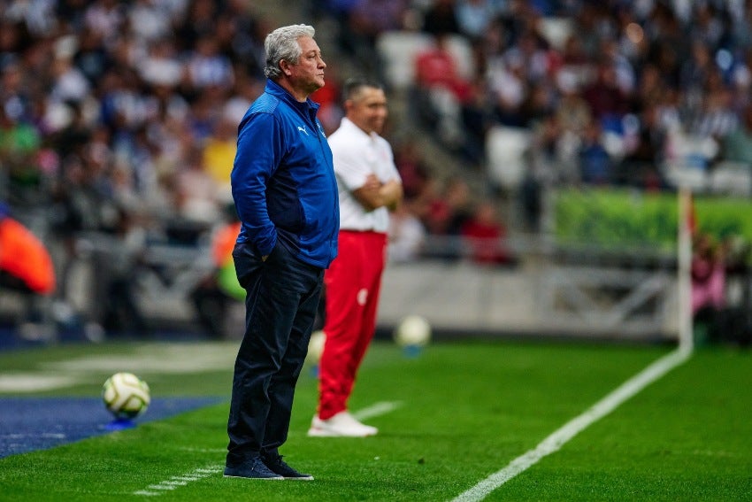 Vucetich durante un partido con Rayados