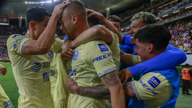 América celebra gol ante Chivas