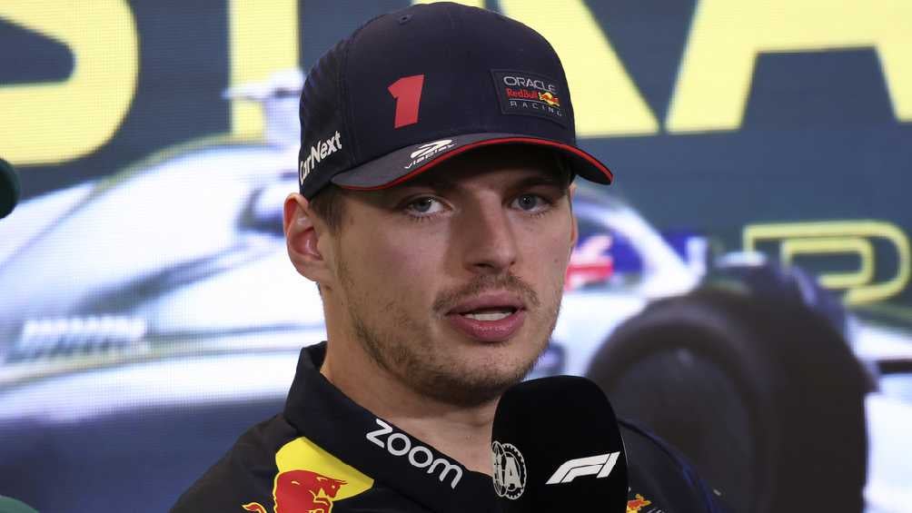 Verstappen dando entrevista para F1