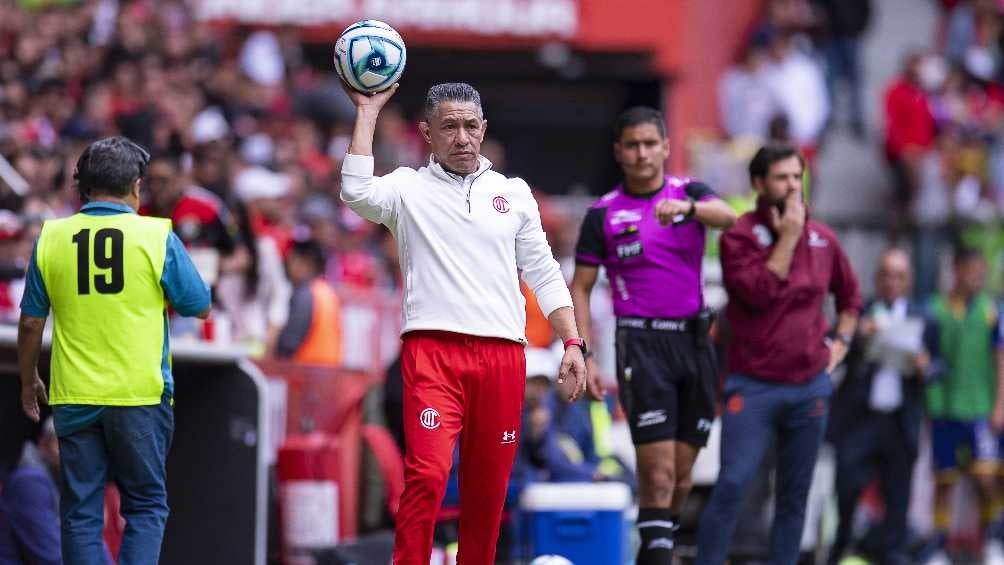 Ambriz durante el partido de los Diablos