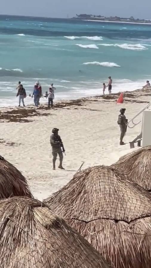 La Guardia Nacional salvaguardando la costa donde se encontraron los cuerpos