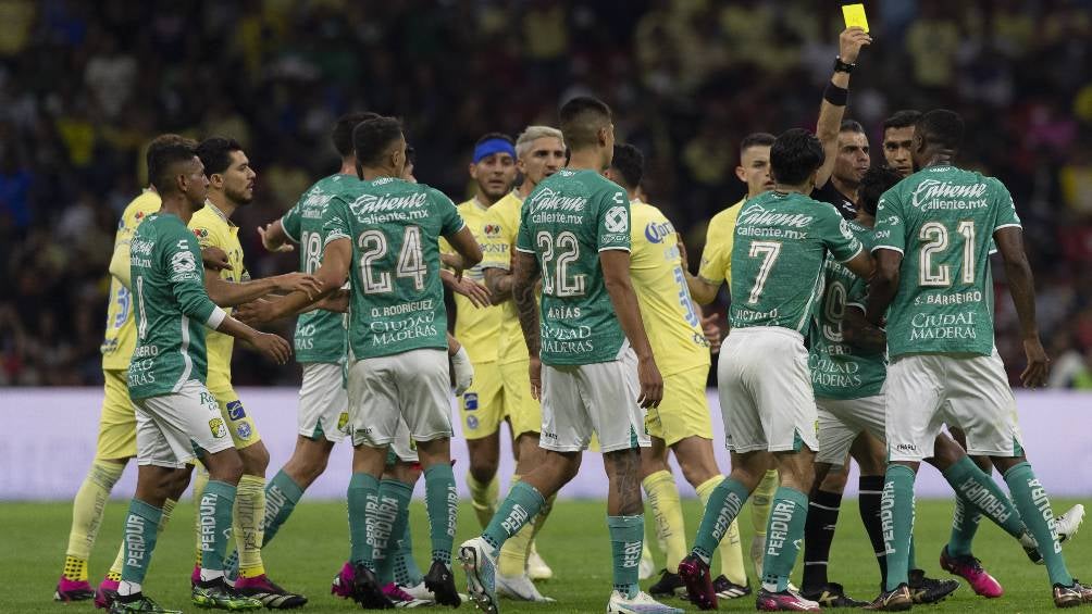 Fernando Hernández casuó polémica con el arbitraje 