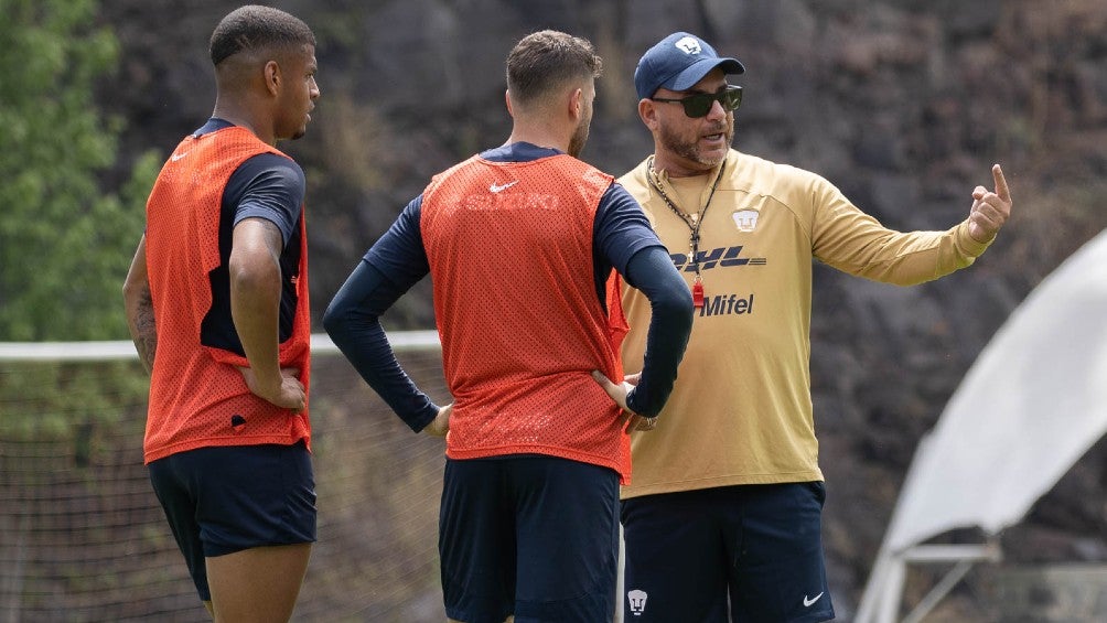 Antonio Mohamed ya dirigió su primer entrenamiento 