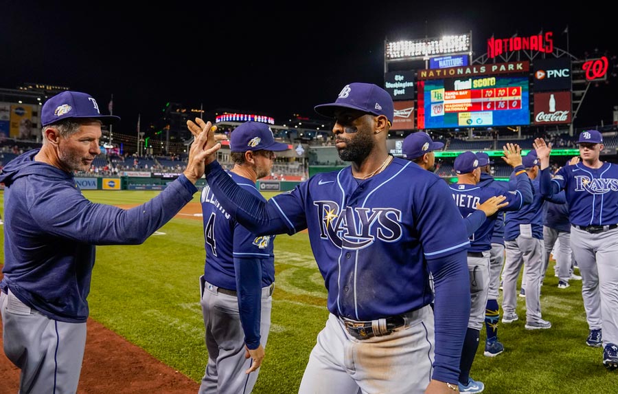 Los jugadores de los Rays, tras la victoria