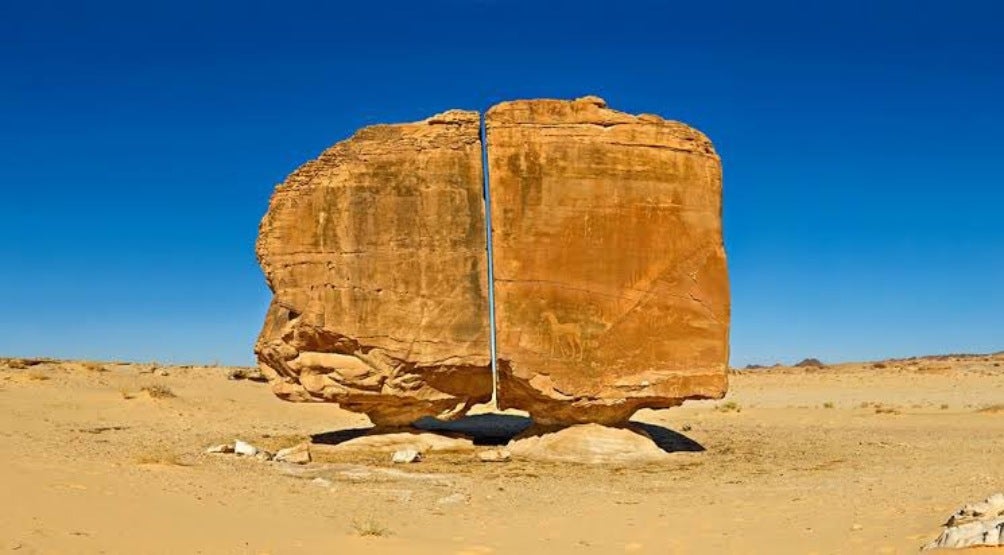 La roca en medio del desierto