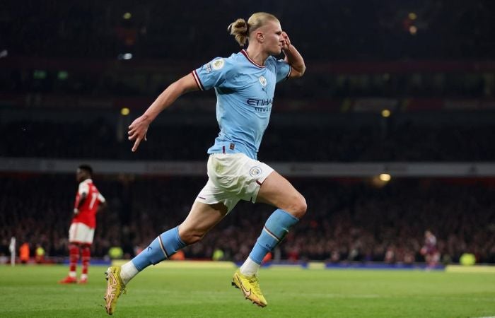 Erling Haaland festejando su gol ante el Arsenal