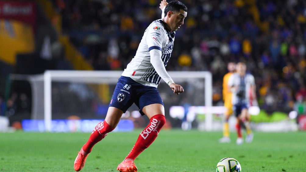 Funes Mori intenta el disparo frente a Tigres