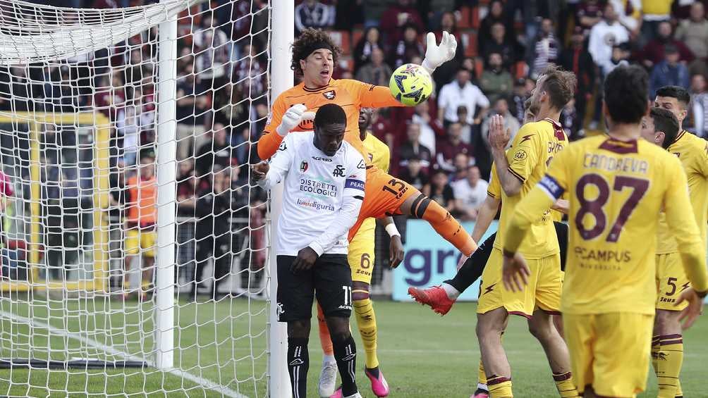 Ochoa ante el Spezia