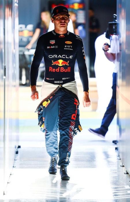 Max Verstappen en el padock de Red Bull en el Gran Premio de Yeda