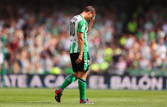 Sergio Canales luego de ser expulsado ante el Cádiz