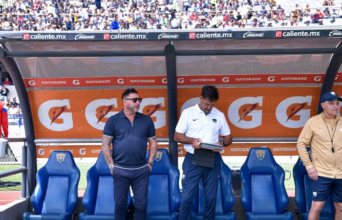 Antonio Mohamed en su partido de debut ante San Luis