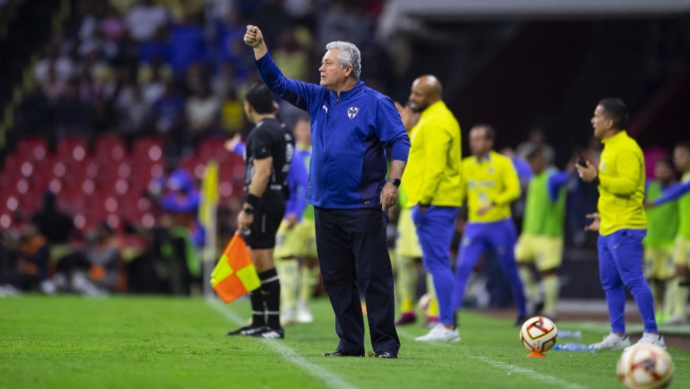 Vucetich durante el partido vs América