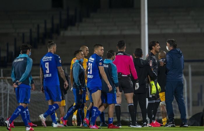 Nahuel Guzmán, Robert Siboldi y los demás jugadores en la bronca de Copa GNP