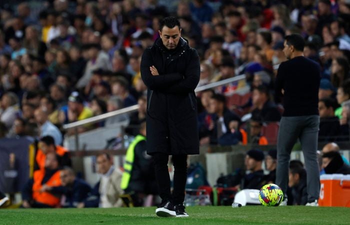 Xavi lamentándose en el empate ante el Girona