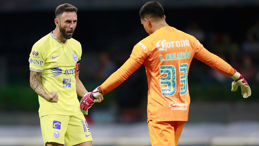 Layún y Malagón celebran un triunfo del América