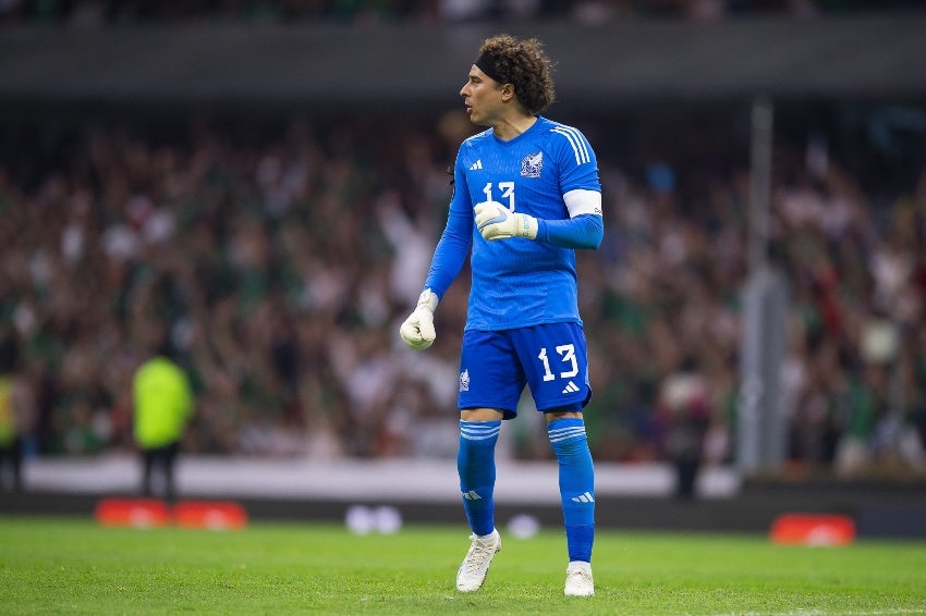 Ochoa durante partido con México