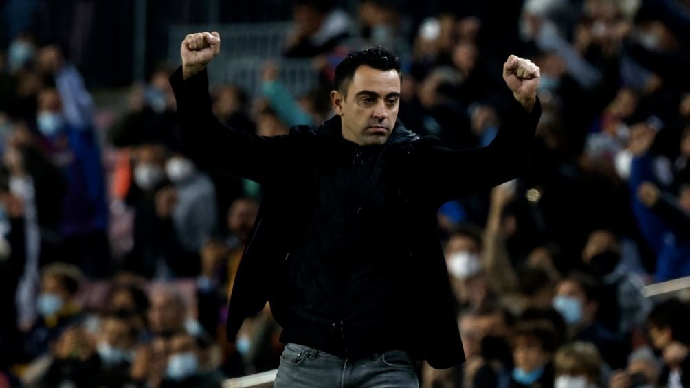 Xavi celebra una anotación del Barcelona