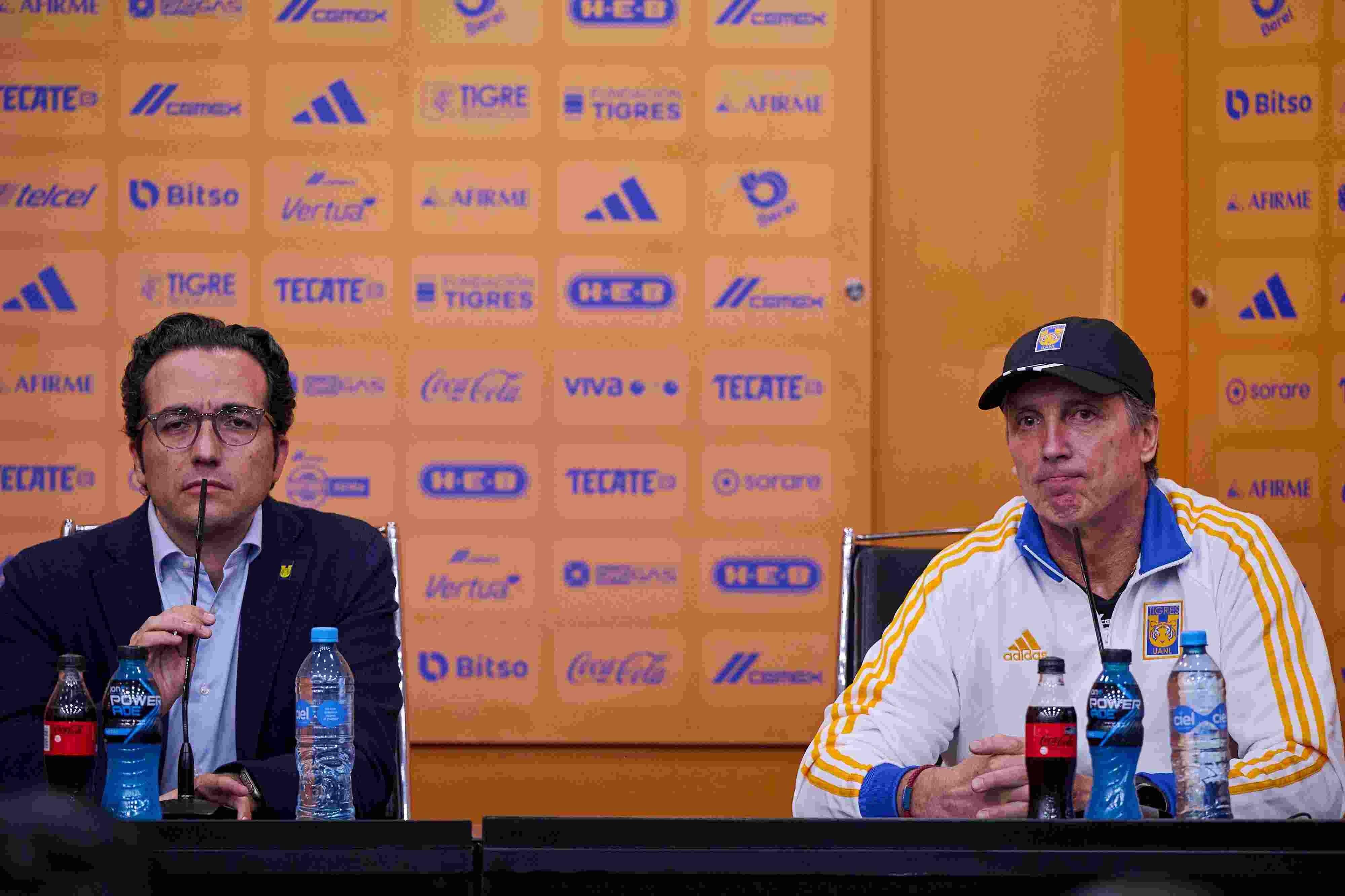 Robert Dante Siboldi en su presentación como director técnico con los Tigres