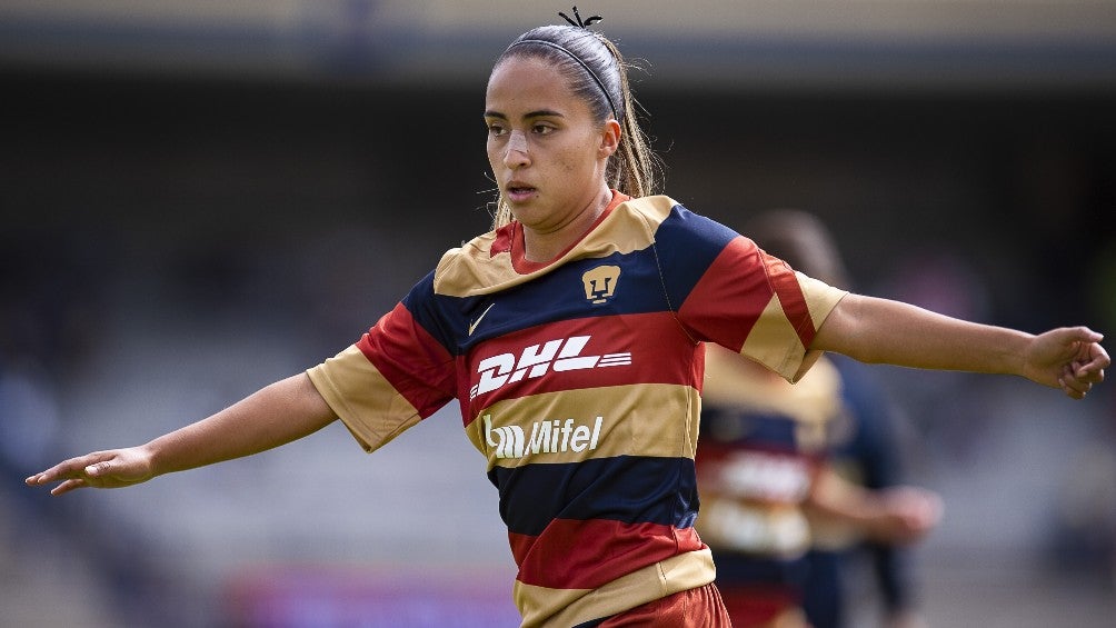 Paola Chavero en partido con Pumas