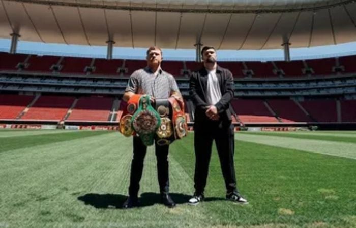 'Canel' Álvarez y Jhon Ryder en el Estadio Akron