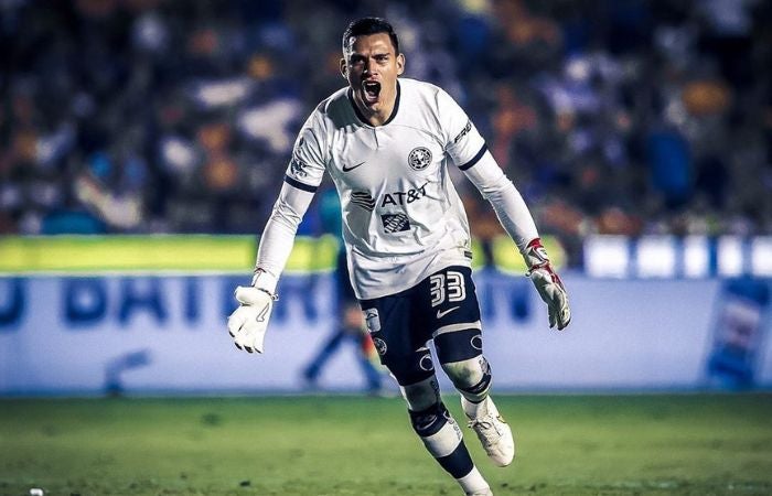 Luis Ángel Malagón festejando la victoria ante Tigres en el 'Volcán'