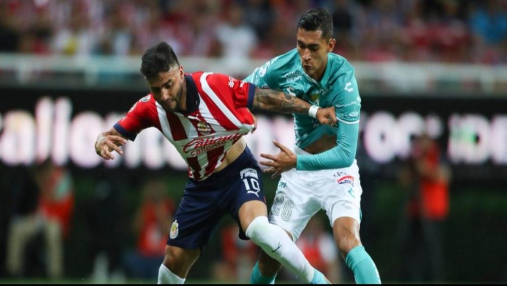 León y Chivas se verán las caras en duelo vital