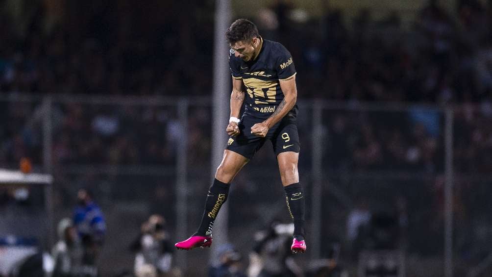 Dinenno es el hombre gol de Pumas