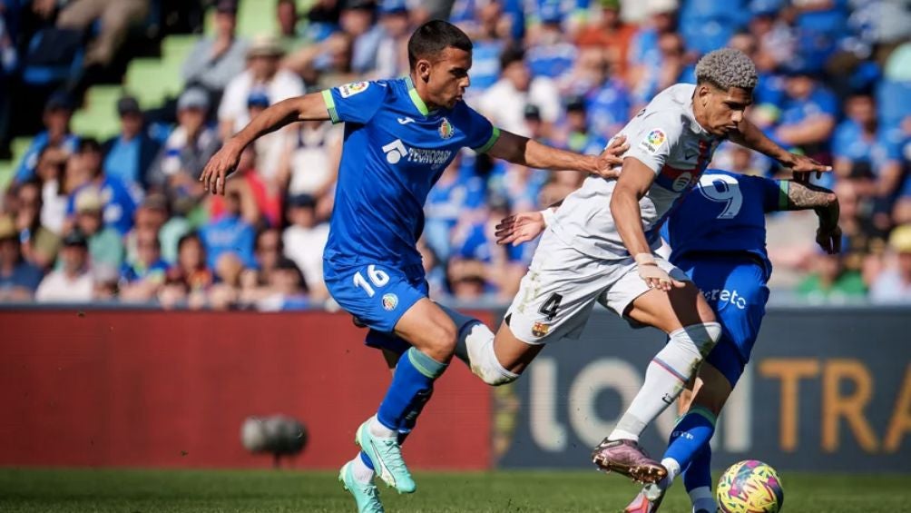 Ronald Araujo sufrió ante la marca del Getafe