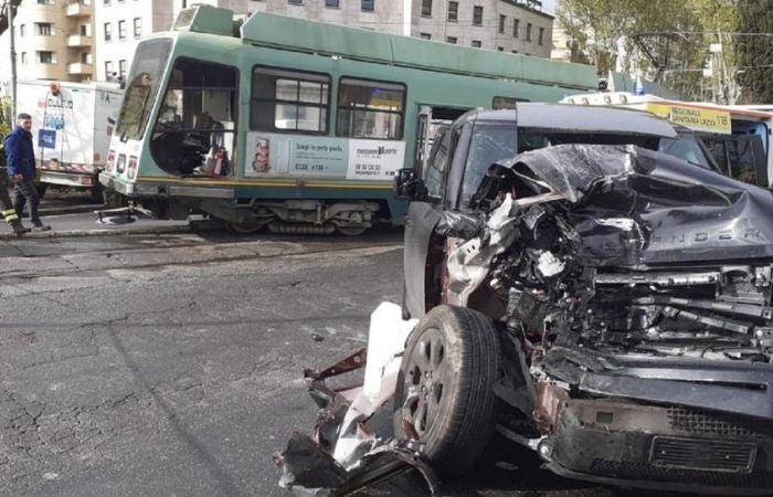 El auto de Ciro Inmobile y el tranvía en el accidente