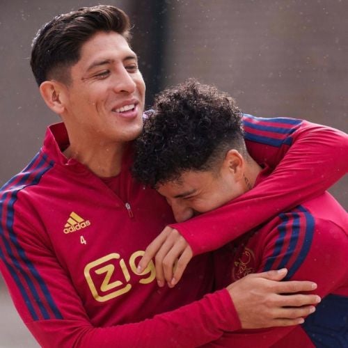 Edson Álvarez y Jorge Sánchez en un entrenamiento del Ajax