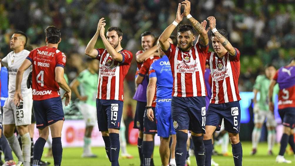 Chivas venció 2-0 al León