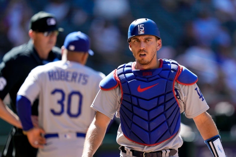 Austin Barnes durante un juego