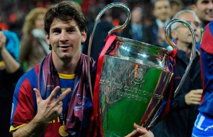 Messi con el trofeo de la tercera Champions del Barcelona