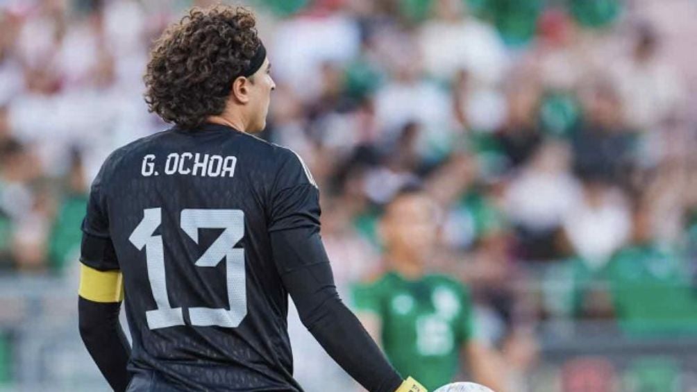 Ochoa en un partido con la Selección