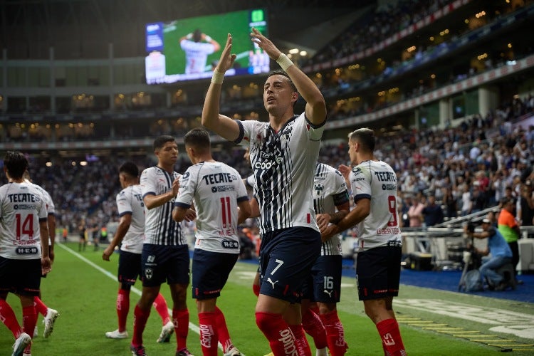 Rayados mantuvo el liderato pese a la derrota